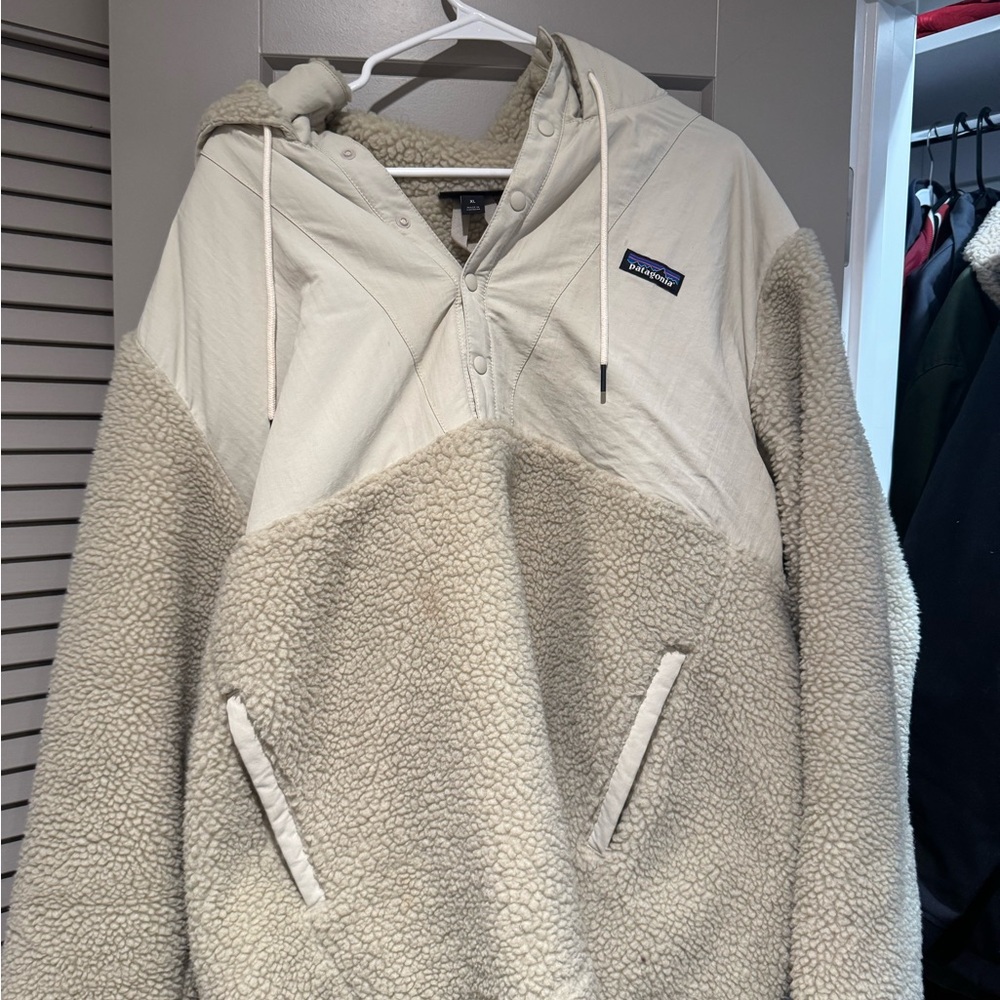 Patagonia Off-White Fleece Jacket